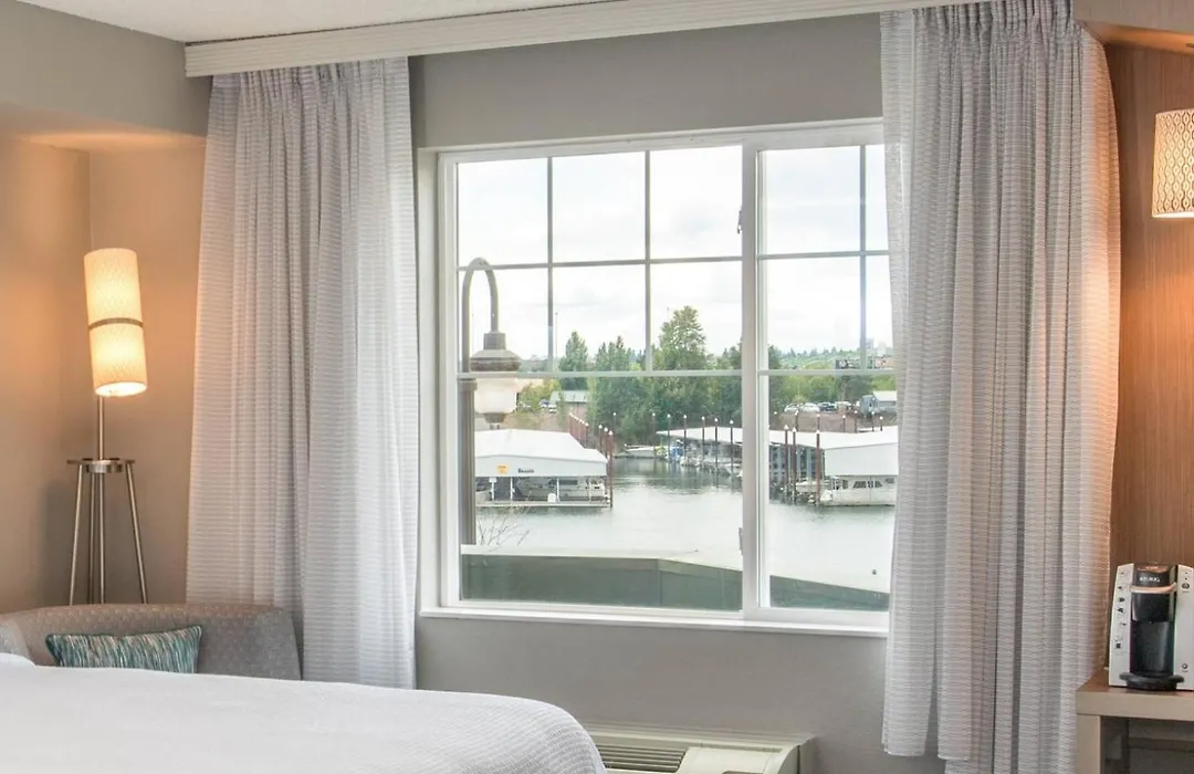 Courtyard By Marriott Portland North-1